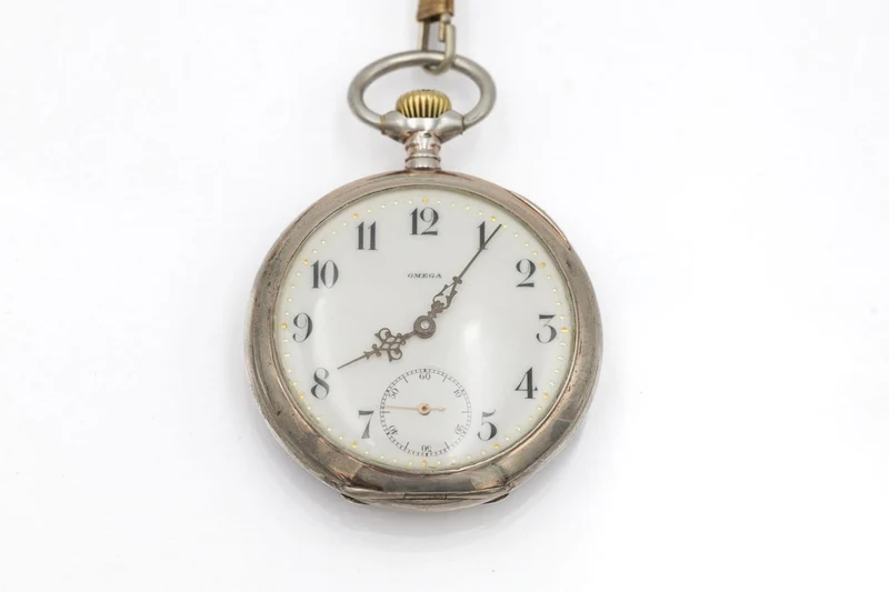 OMEGA - Engraved pocket watch, 1912