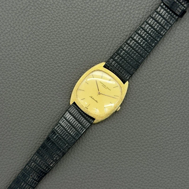 Audemars Piguet Tonneau 5279 - 18k yellow gold watch Clou de Paris