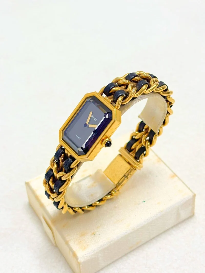 CHANEL Vintage First - Quartz watch size L