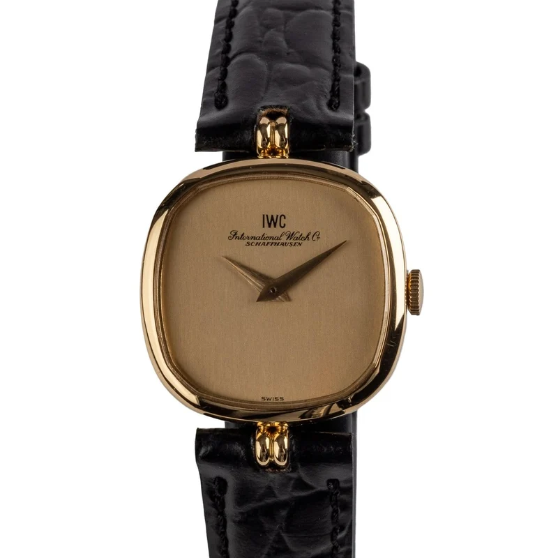 IWC Classic 2082 - Women's watch in yellow gold