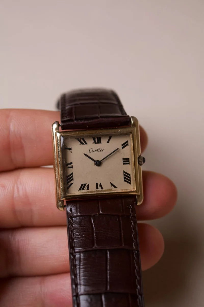 Cartier Tank Must - Large watch display in silver-gilt