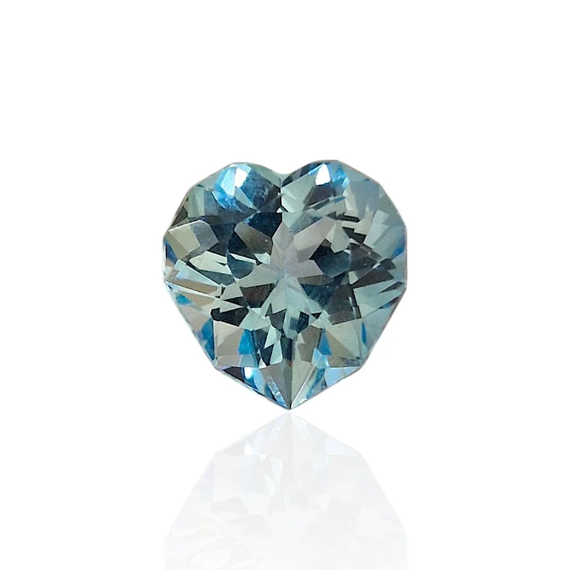 Blue topaz from Brazil - Mixed heart-cut stone 7.52 ct